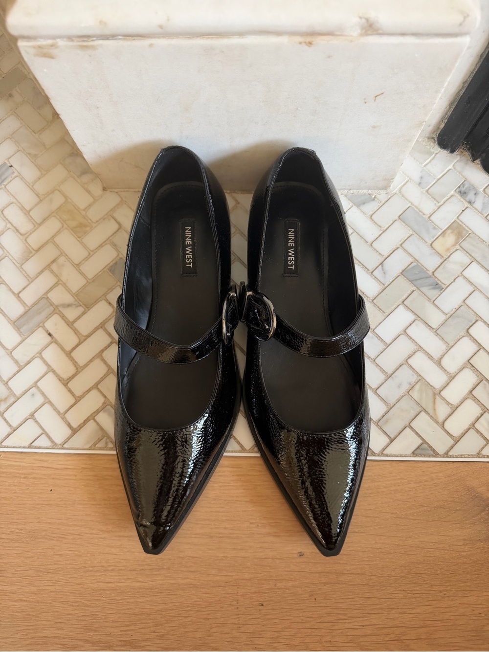 Nine West Woman’s Size 8 Black Patent Pointed Mary Jane Flats - Picture 4 of 7